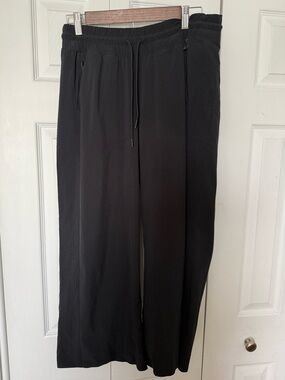 Athleta Black Cropped Pant